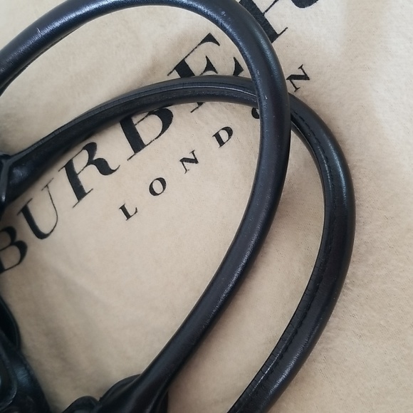 like new Burberry Medium Prorsum Black Calfskin Quilted Baby Beaton Bag - Picture 10 of 15